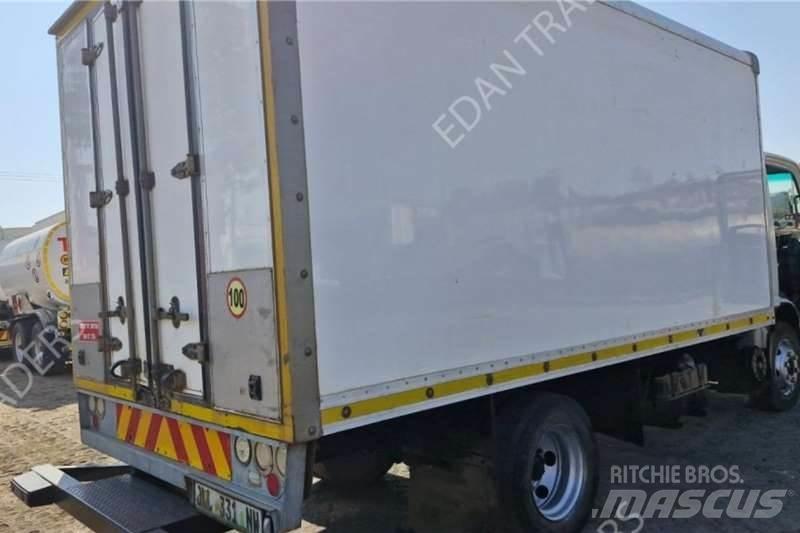 Isuzu NPR 275 Övriga bilar