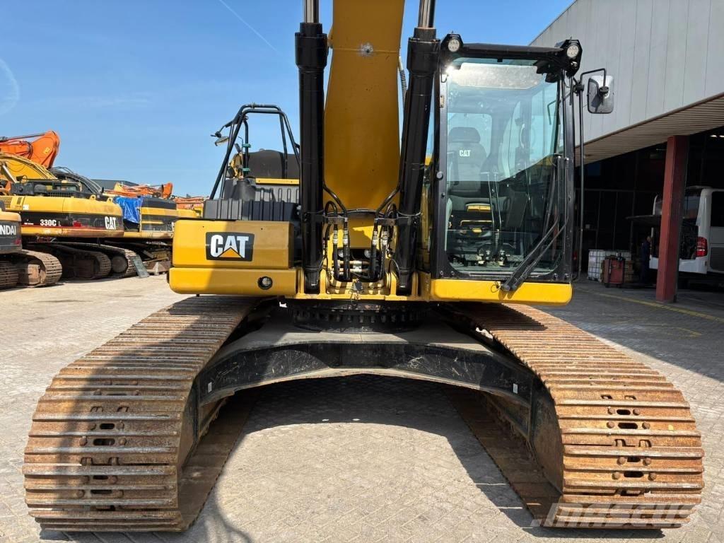 CAT 330 Bandgrävare