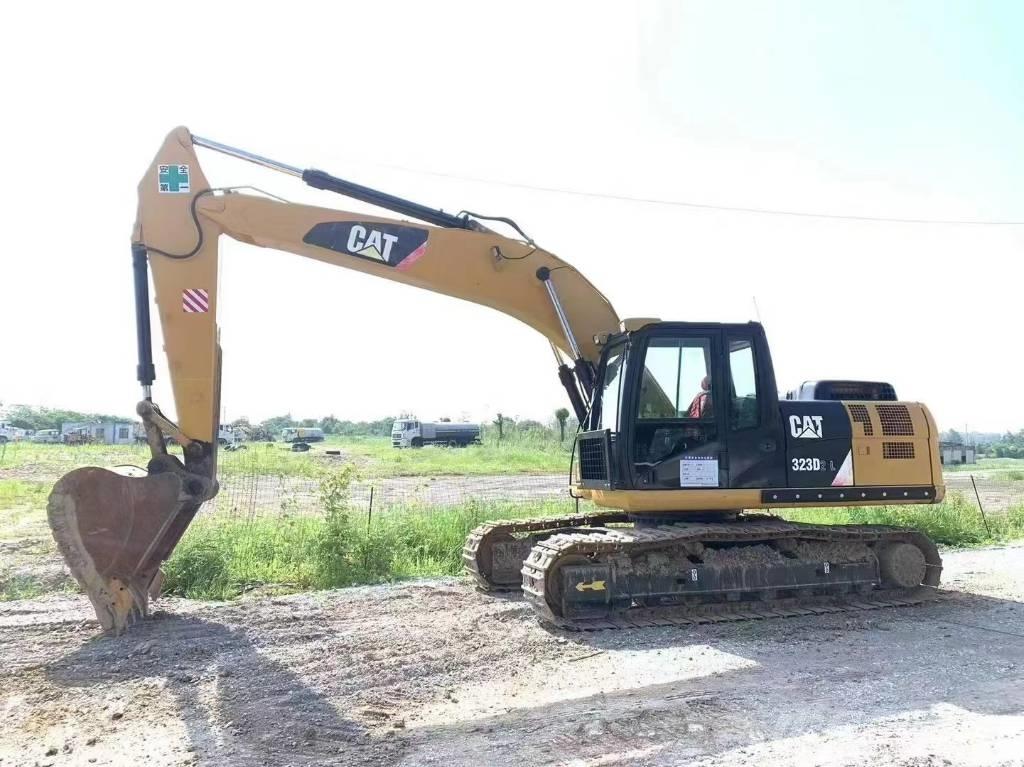CAT CAT323D Bandgrävare