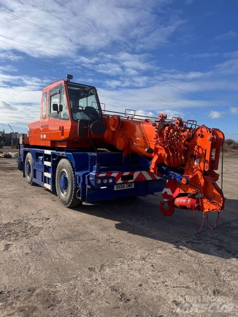 Kato CR 200 Ri Allterrängkranar