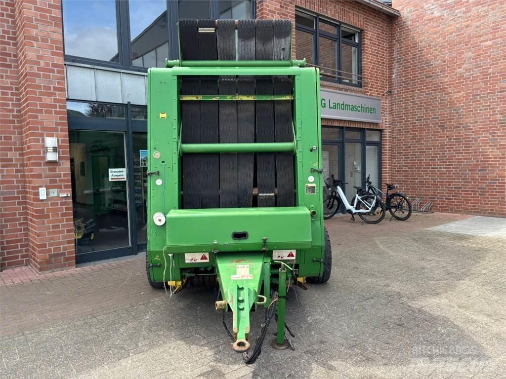 John Deere 550 Rundbalspressar