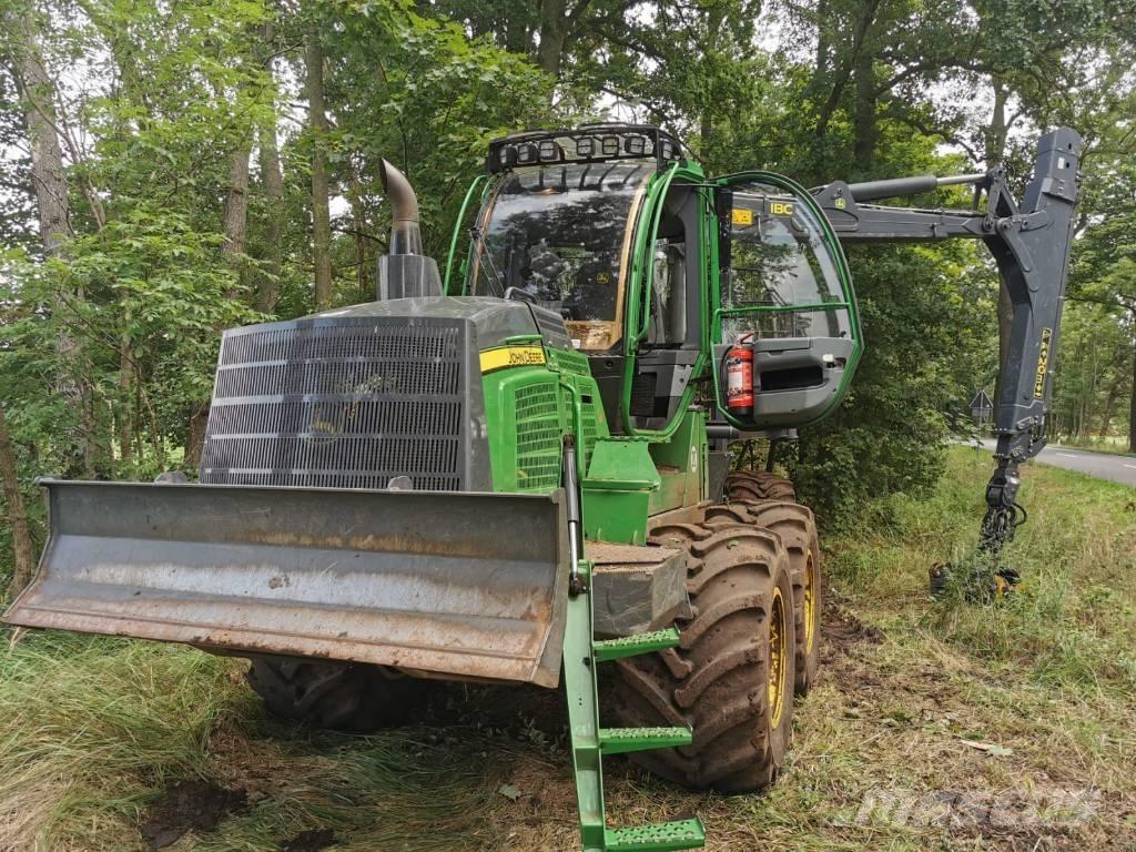 John Deere 1110G Skotare