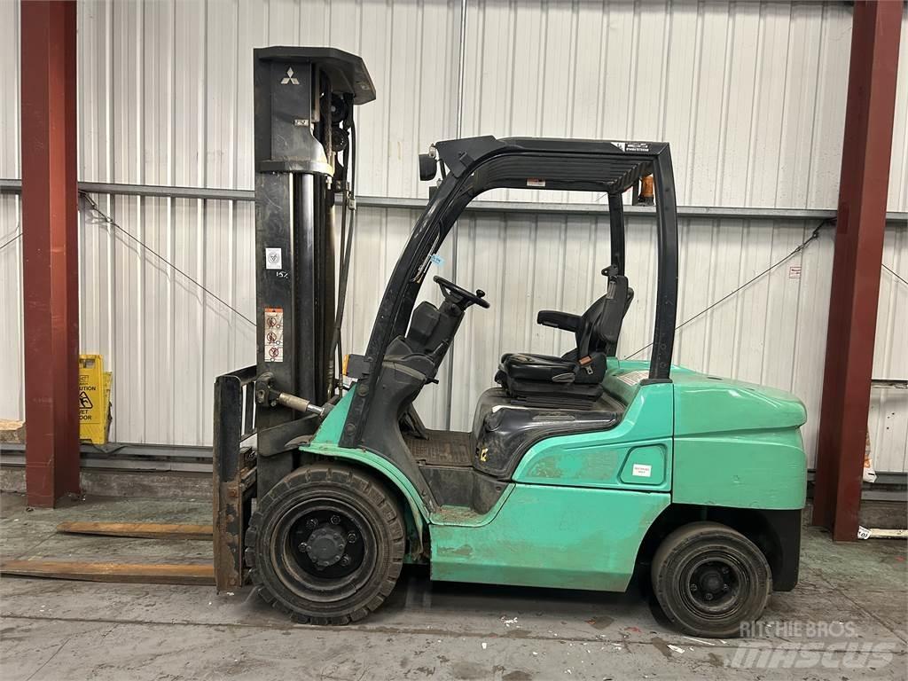 Mitsubishi FD35NT Dieselmotviktstruckar