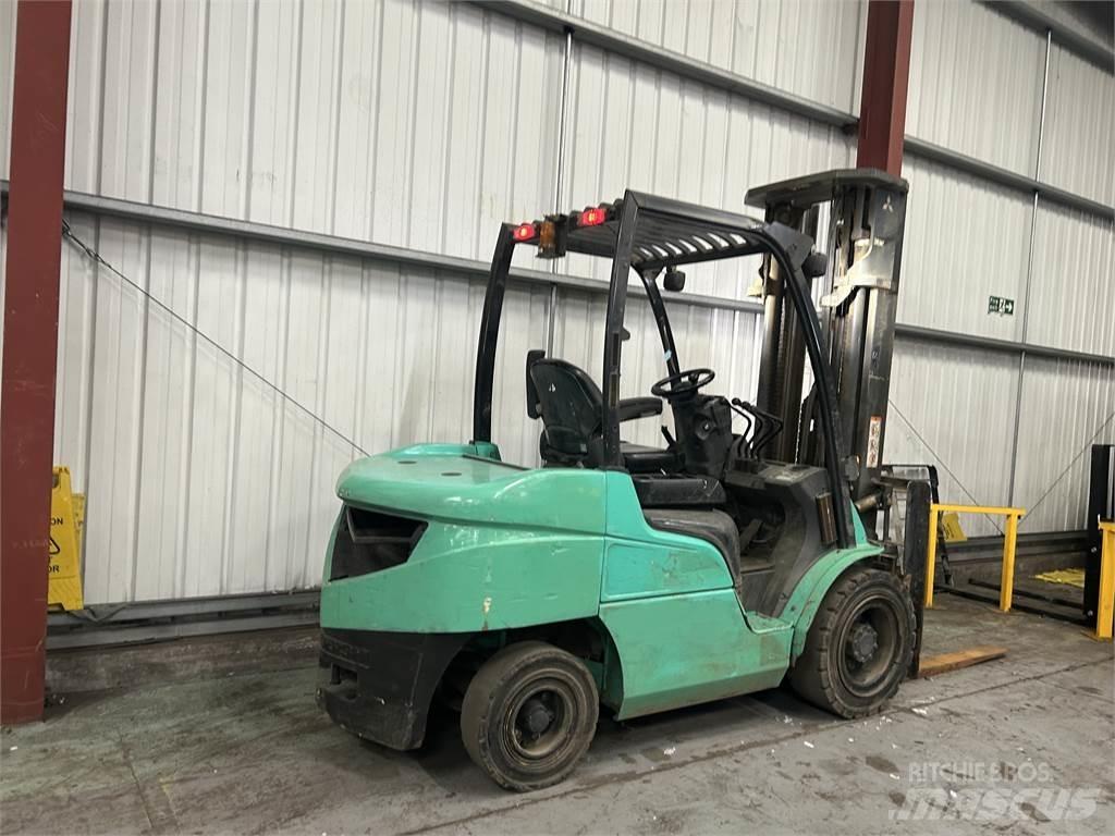 Mitsubishi FD35NT Dieselmotviktstruckar
