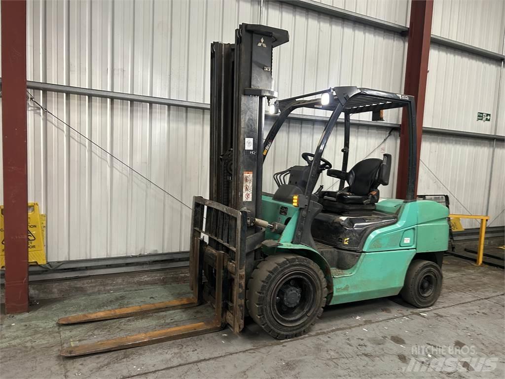 Mitsubishi FD35NT Dieselmotviktstruckar