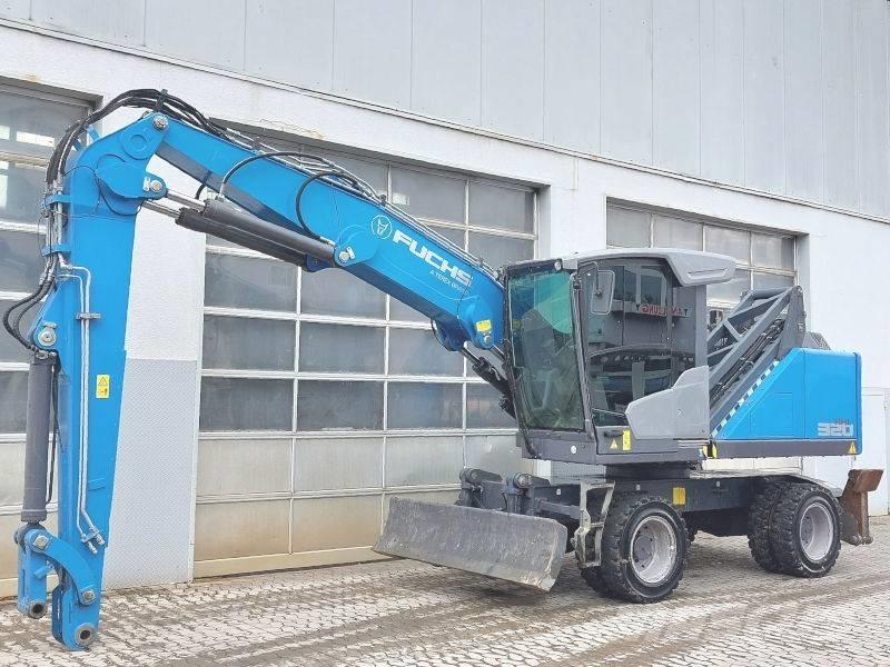 Fuchs MHL 320 F Avfalls / industri hantering