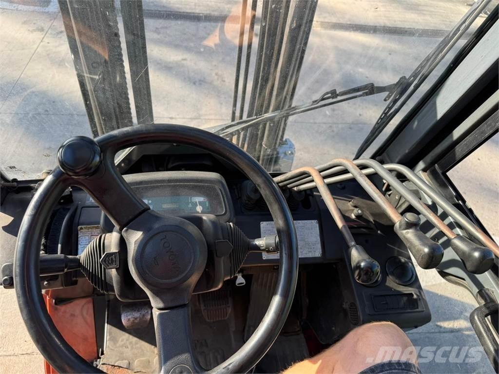 Toyota 7FGF25 Gasolmotviktstruckar