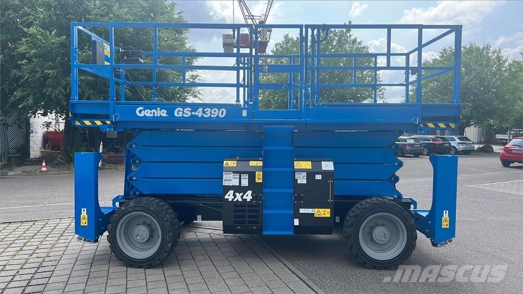 Genie GS-4390RT Saxliftar