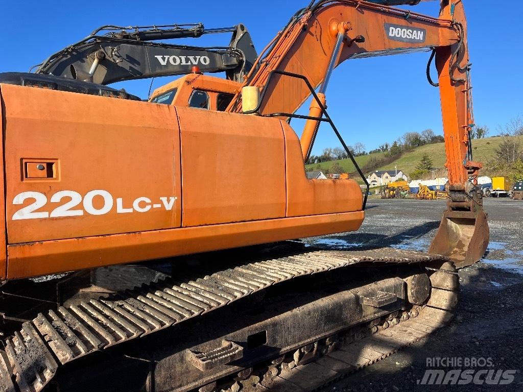 Doosan DX 220 Bandgrävare