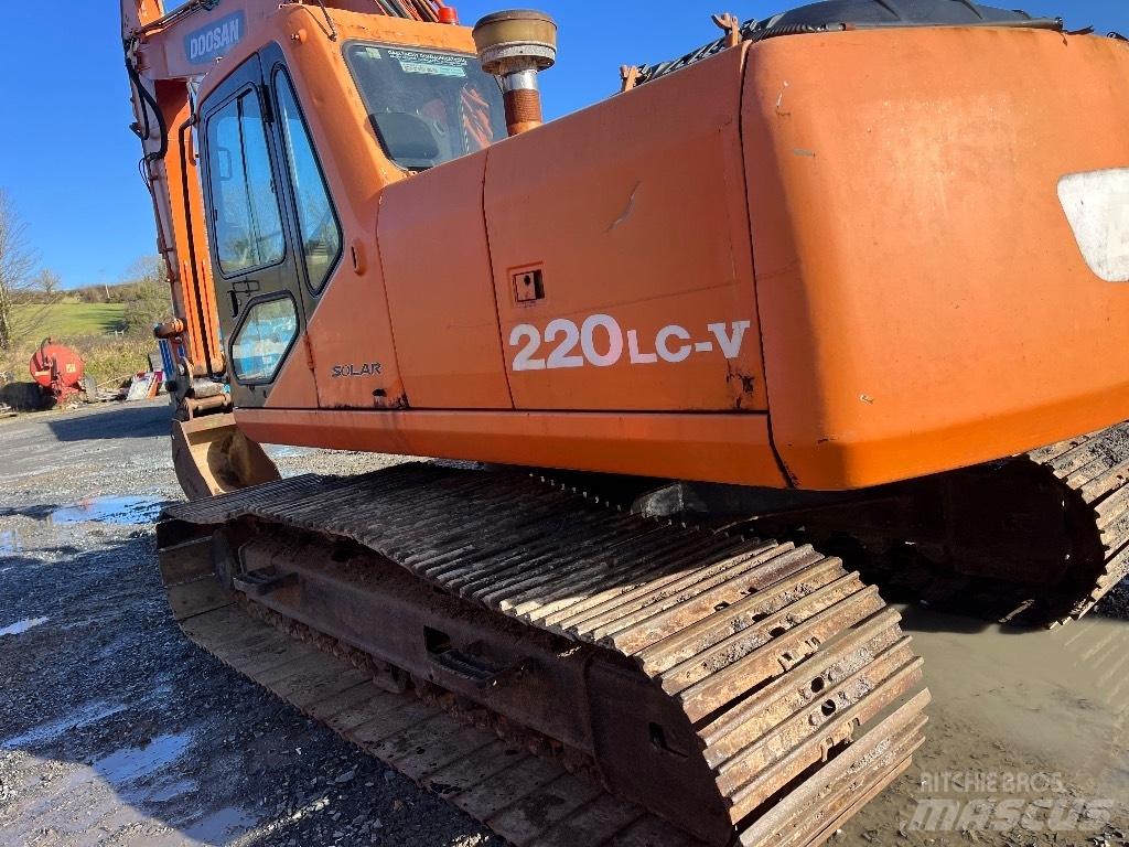 Doosan DX 220 Bandgrävare