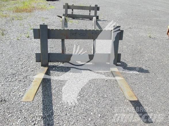  CE CAT 420 Gafflar