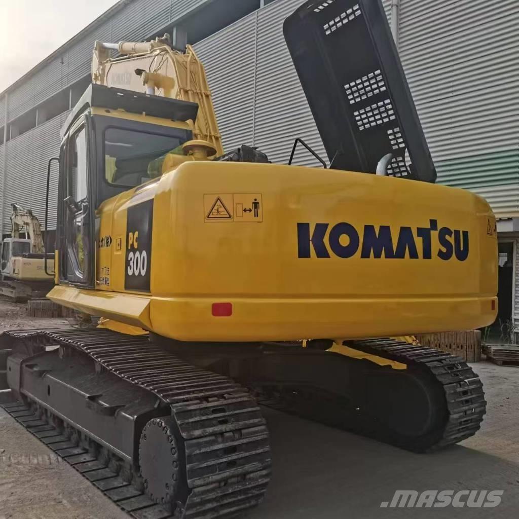 Komatsu PC 300-7 Bandgrävare