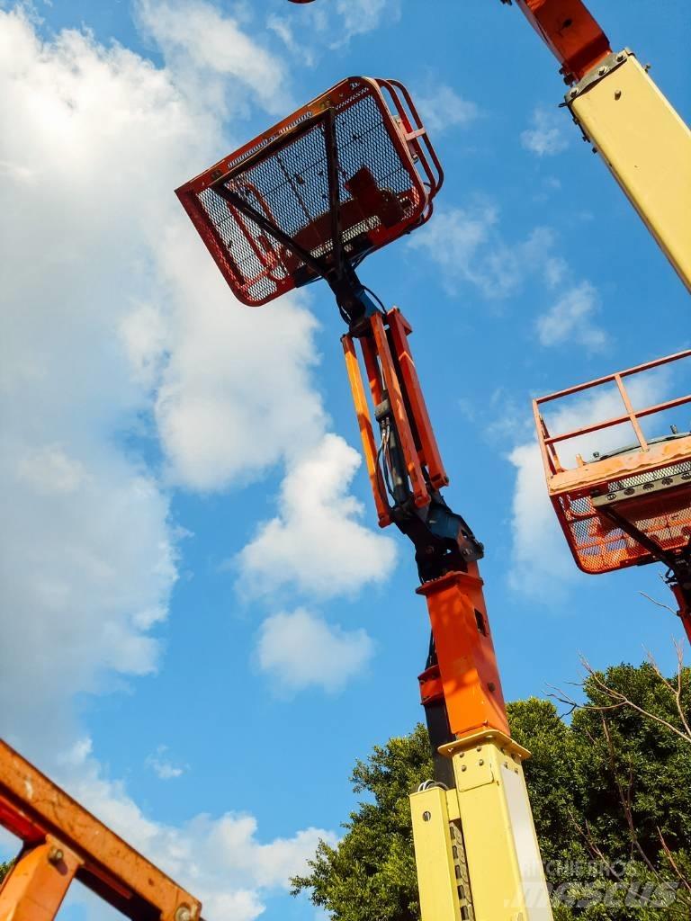 JLG E 300 AJP Bomliftar