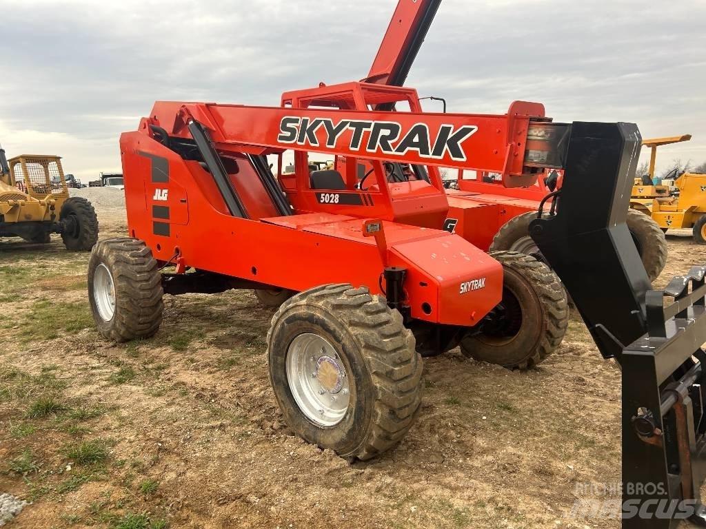SkyTrak 5028 Teleskoplastare