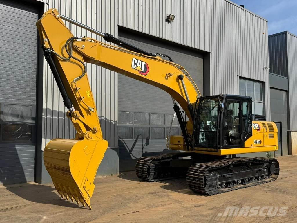 CAT 323D3 Bandgrävare