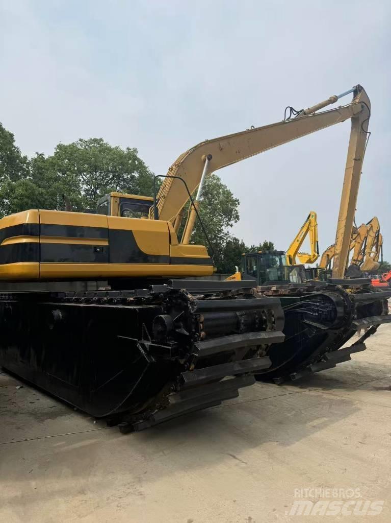 CAT 320B Amfibiska grävmaskiner