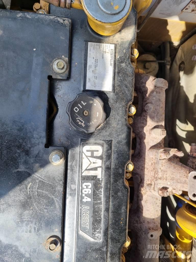 CAT 323 D L Bandgrävare