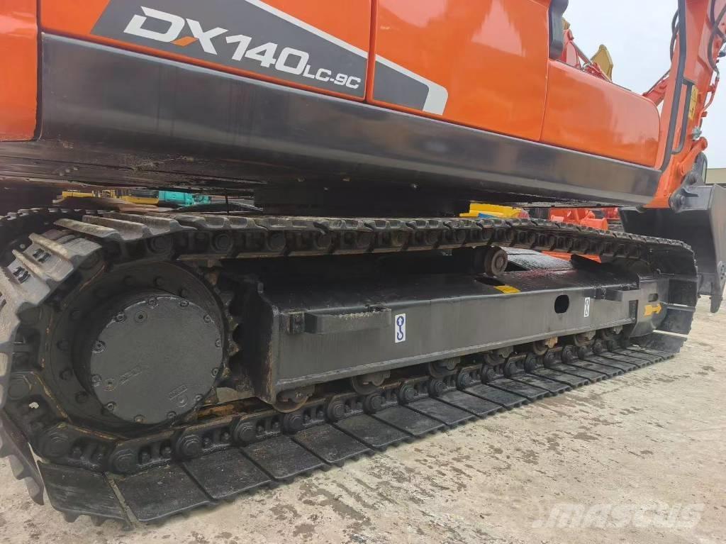 Doosan DX 140 Bandgrävare