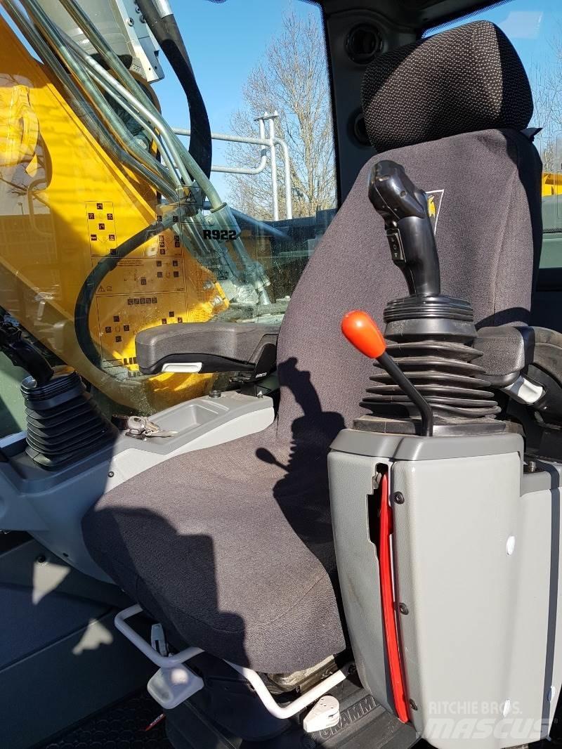 Liebherr R922 Bandgrävare