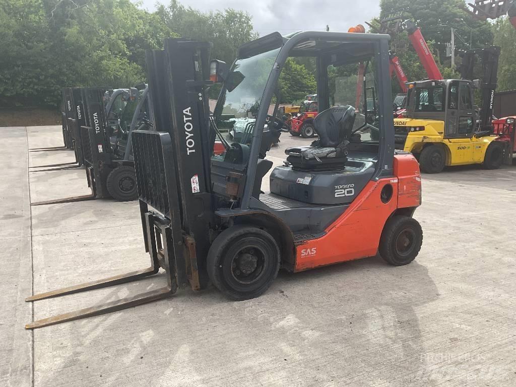 Toyota 02-8 FDF 20 Dieselmotviktstruckar