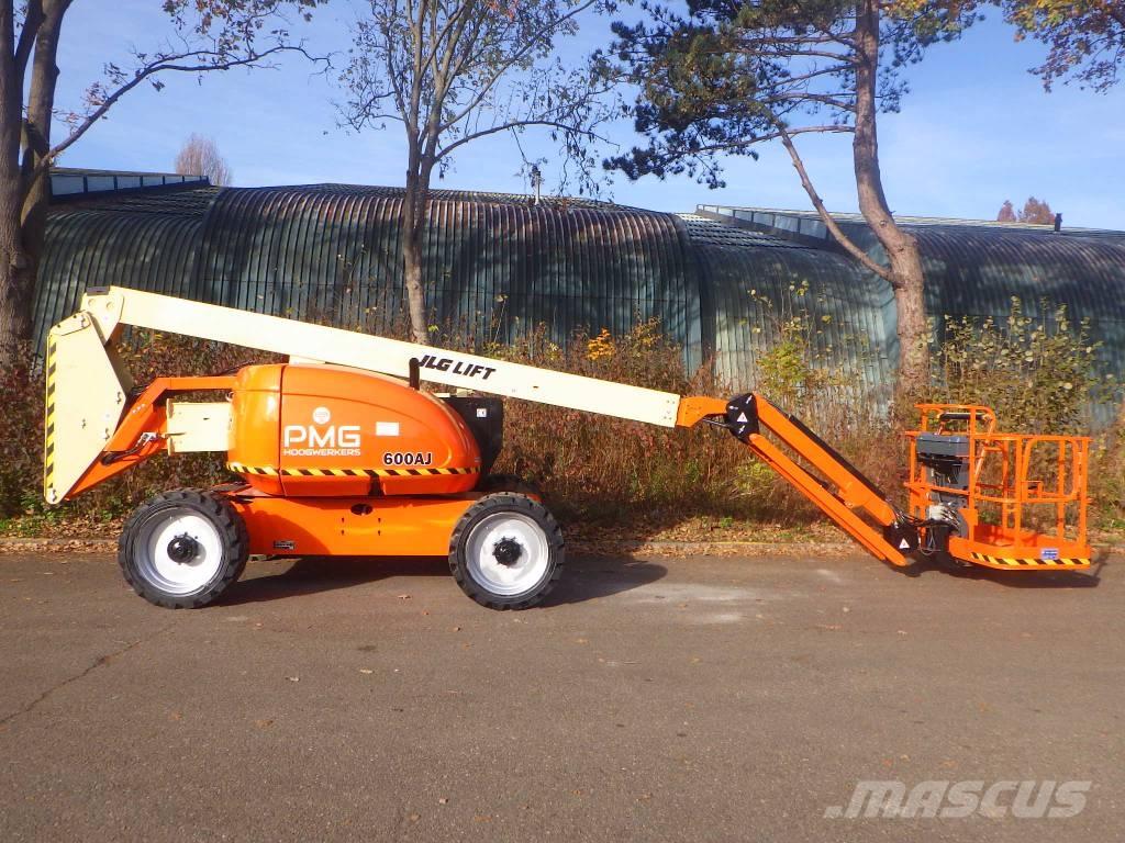 JLG 600AJ Bomliftar