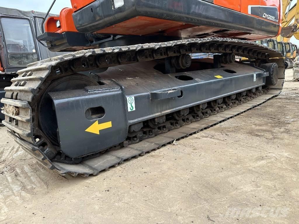 Doosan DX225LC-9C Bandgrävare