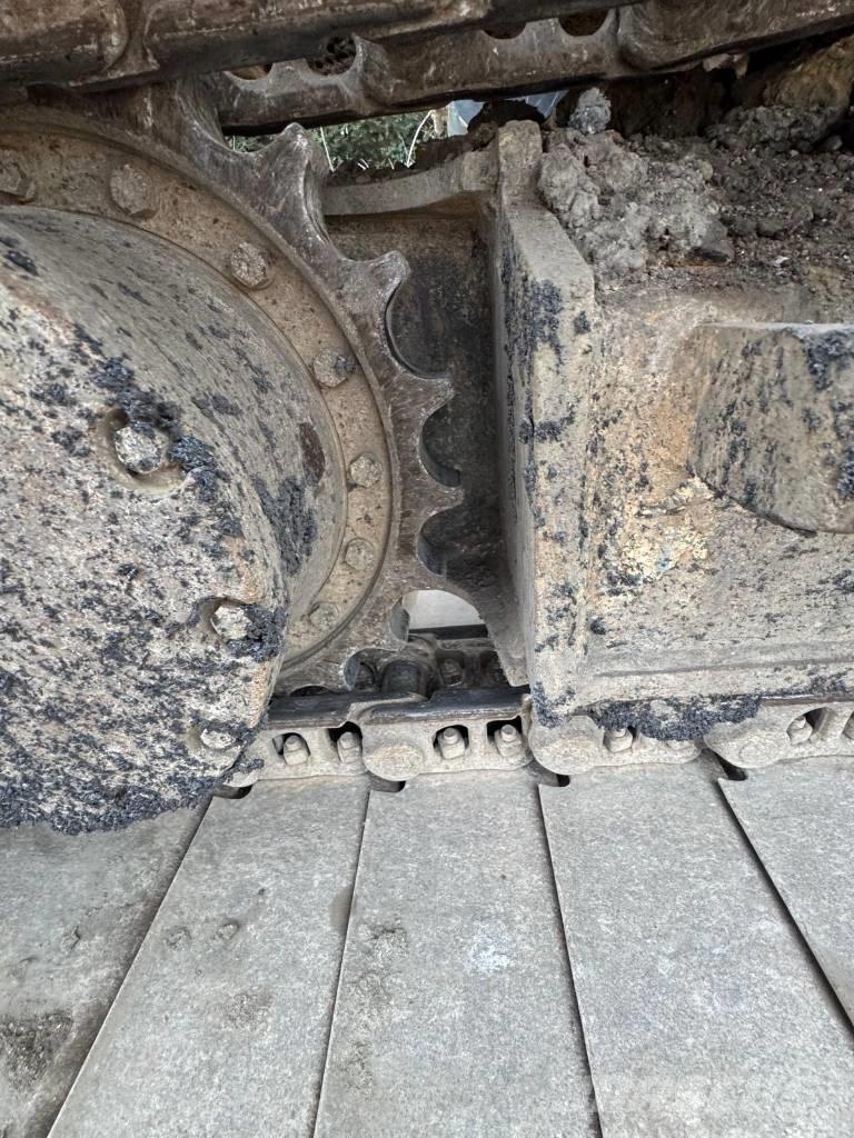 Hitachi ZX 135 US-6 Bandgrävare