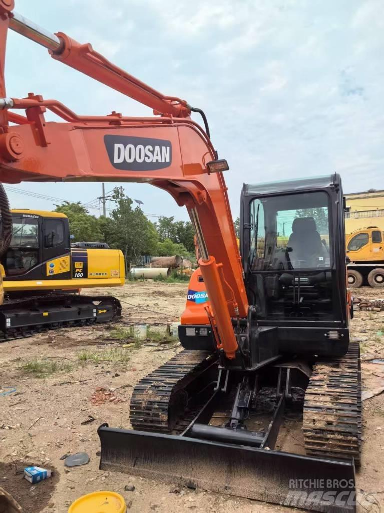 Doosan DX 60 Bandgrävare