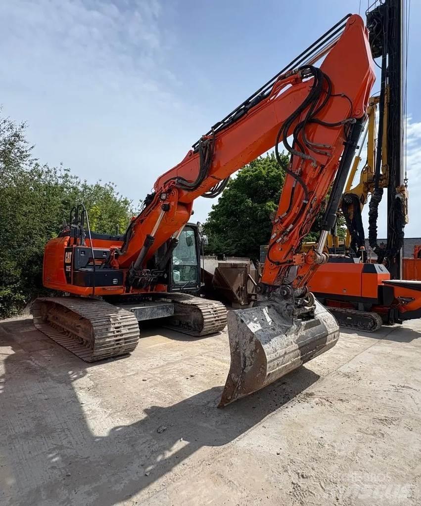 CAT 323E Bandgrävare