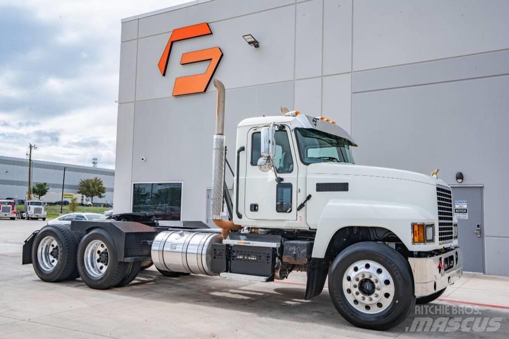 Mack Pinnacle 64T Dragbilar