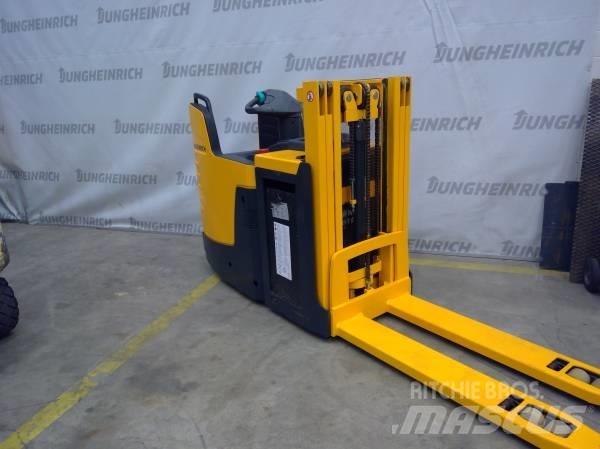 Jungheinrich ERD 220 Staplare