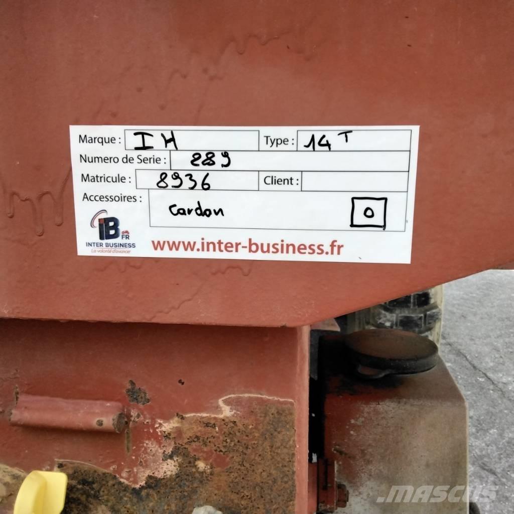 IH B14 Tippvagnar