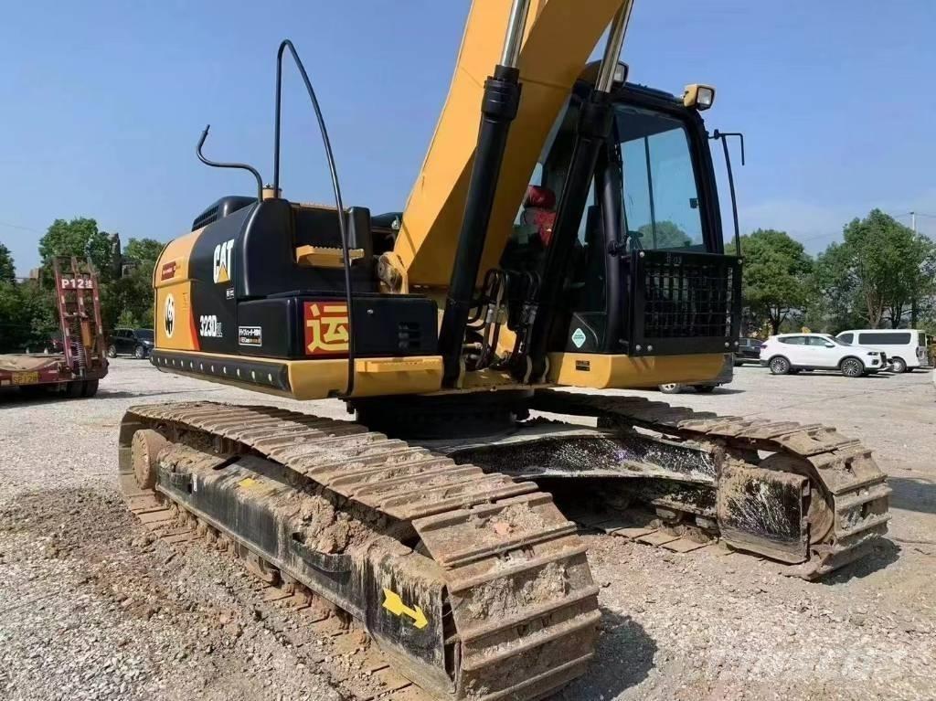 CAT 323D Bandgrävare