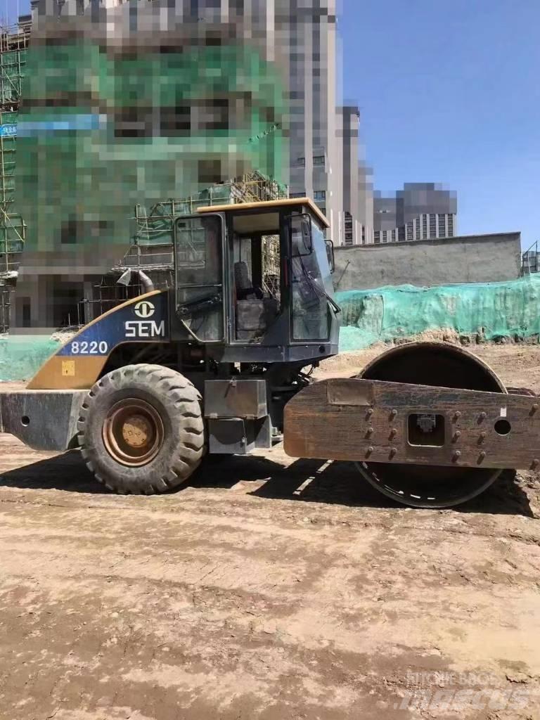 SEM 8220 road roller Envalsvältar