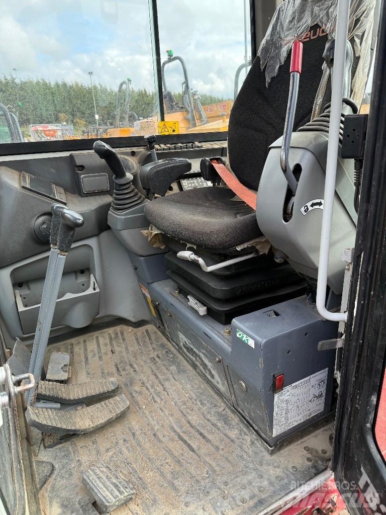 Takeuchi TB 230 Minigrävare < 7t