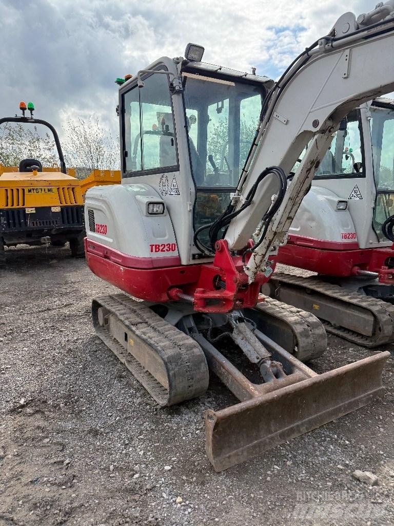 Takeuchi TB 230 Minigrävare < 7t