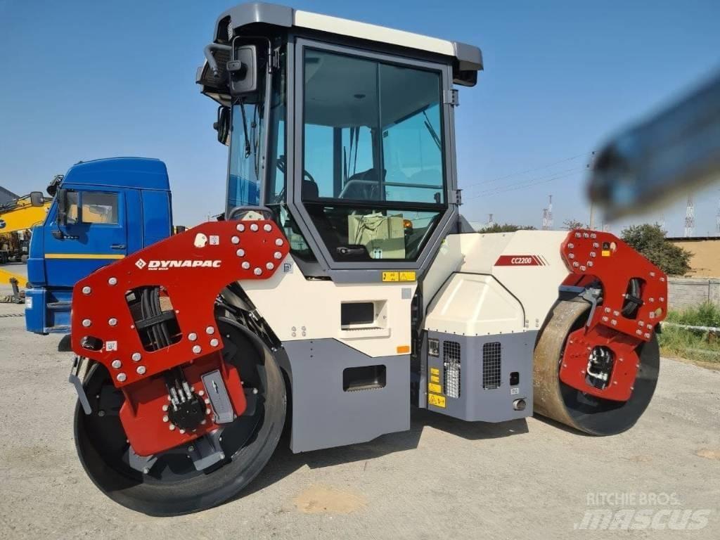 Dynapac CC2200 Tvåvalsvältar