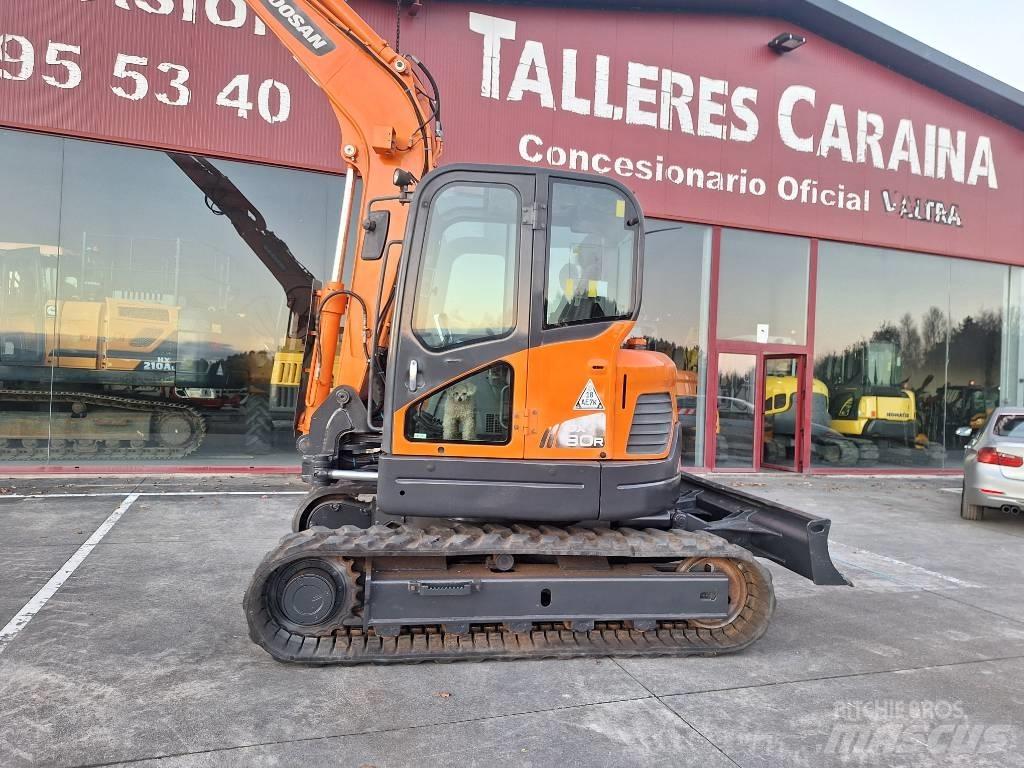 Doosan DX 80 R Midigrävmaskiner 7t - 12t
