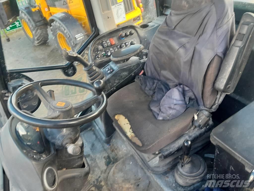 JCB TM 320 S Redskapsbärare för lantbruk