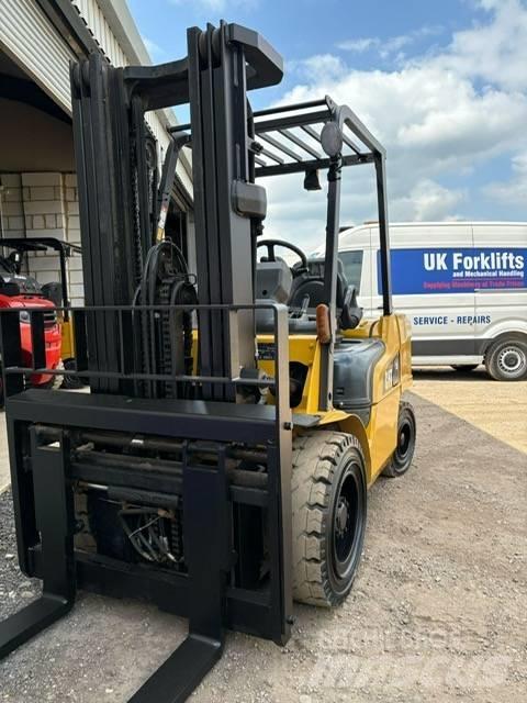 CAT DP 35 N Dieselmotviktstruckar