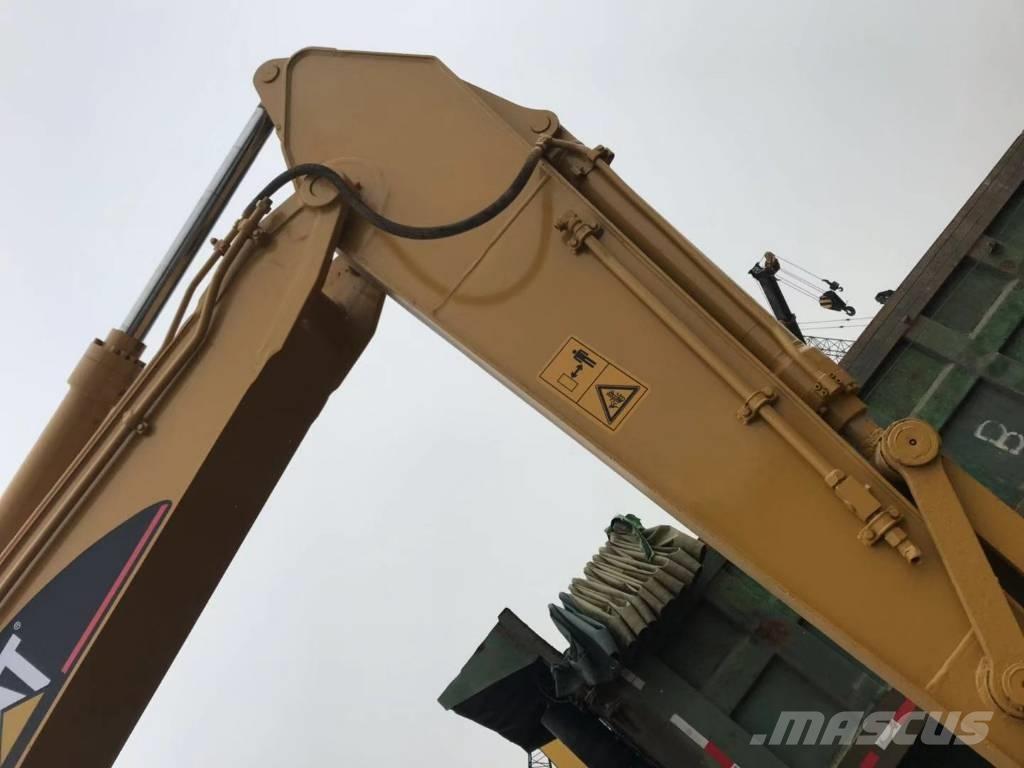 CAT 320 B L Bandgrävare