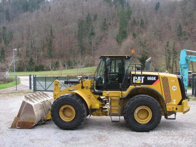 CAT 966K Top stanje Hjullastare