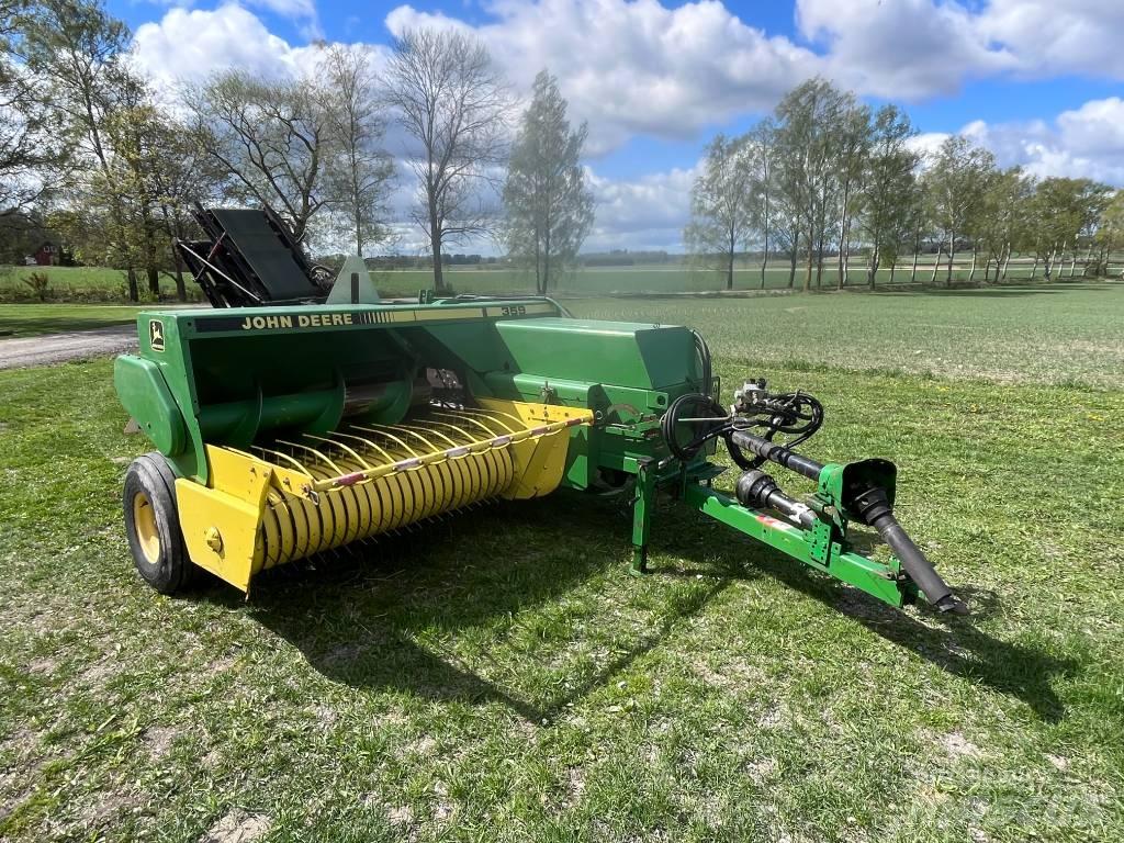 John Deere 359 Fyrkantspressar