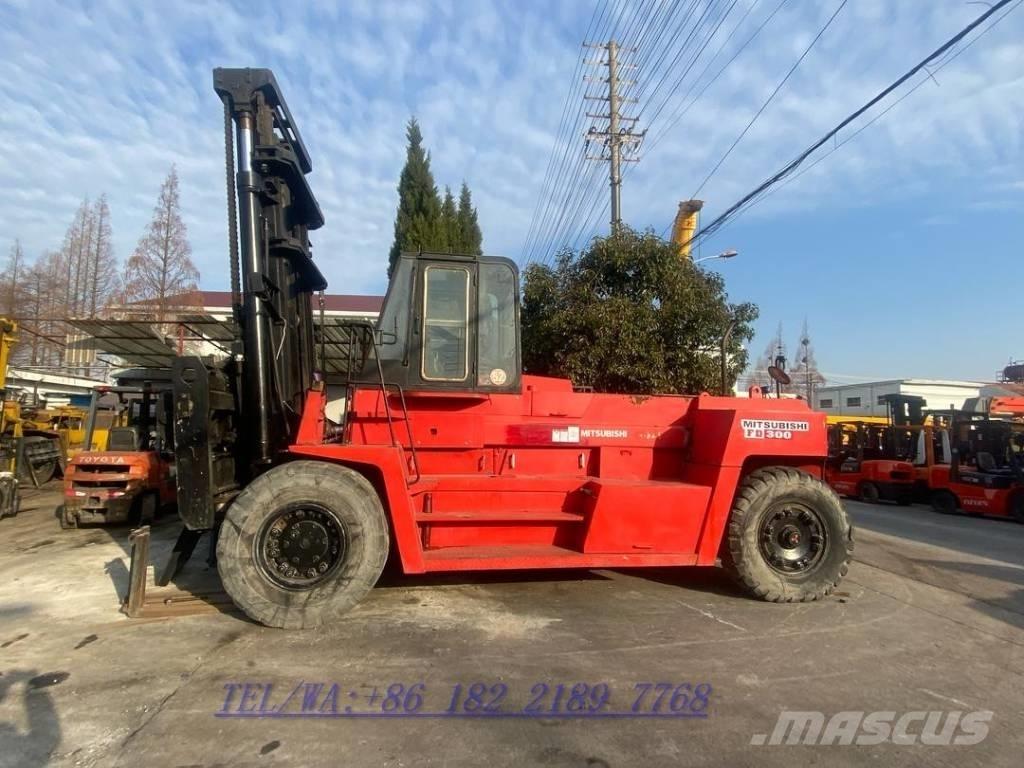 Mitsubishi FD300 Teleskoplastare