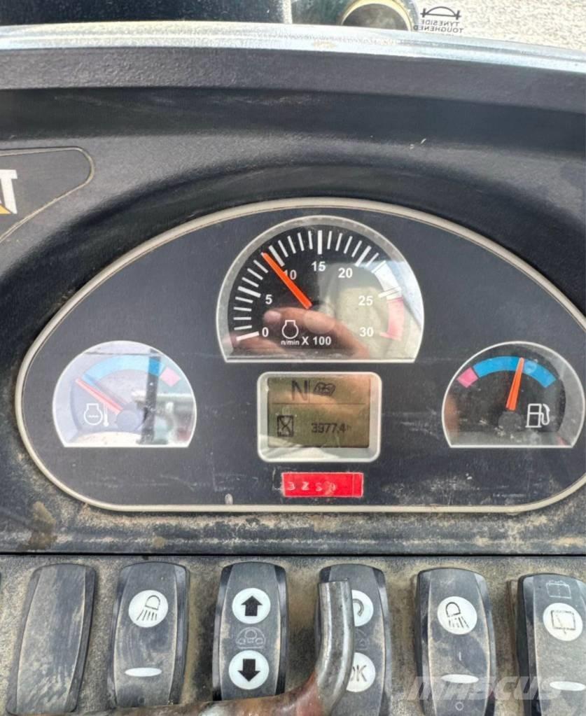 CAT 420 F Grävlastare