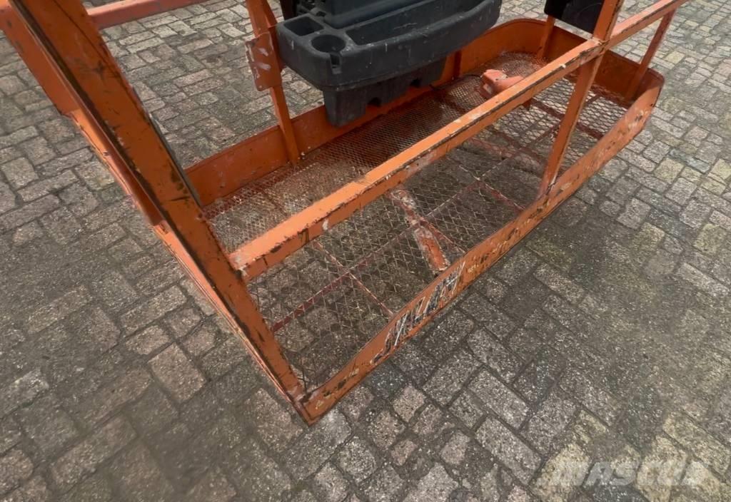 JLG 450 AJ Bomliftar