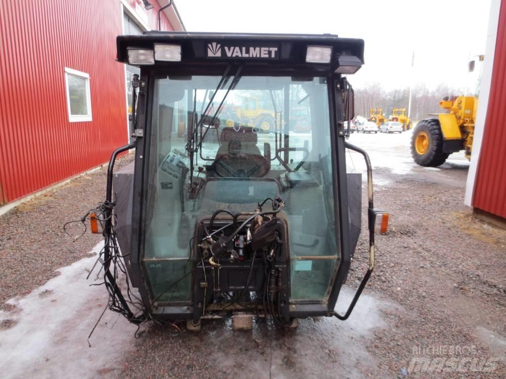 Valmet 8600 Hytter och interiör