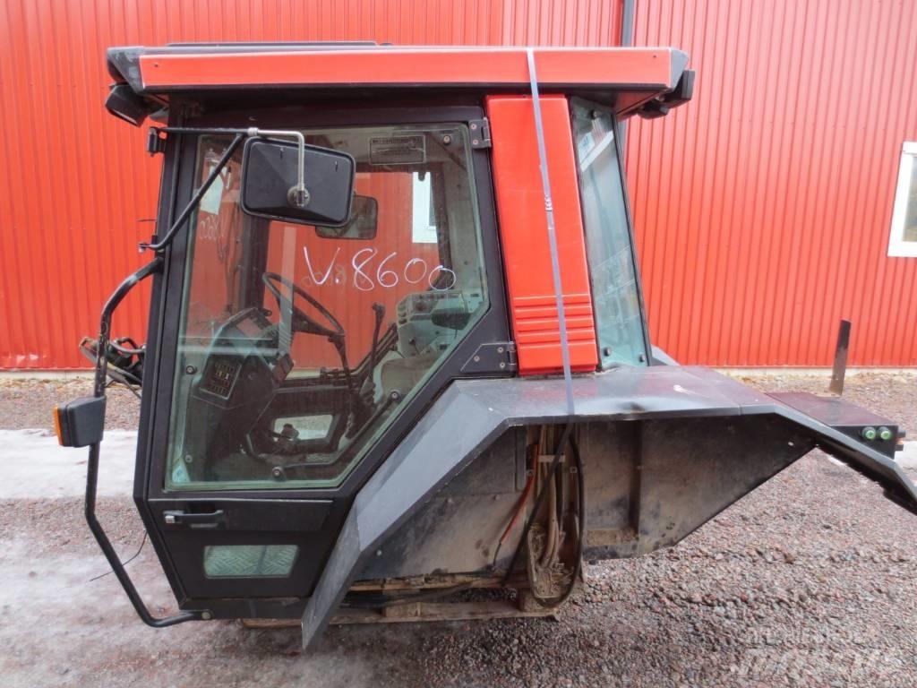 Valmet 8600 Hytter och interiör