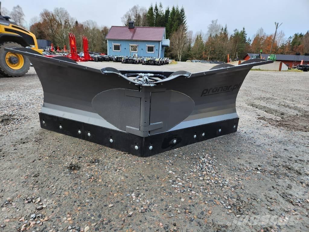 Pronar PUV 3000 M Snöblad och plogar