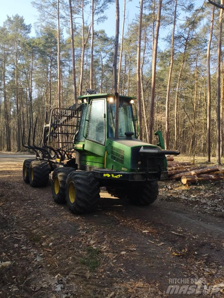 John Deere 810D Skotare